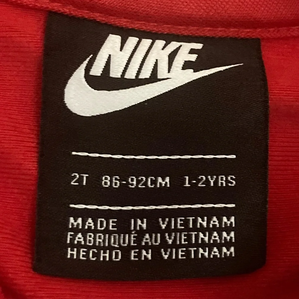 💎 2T Kids Nike Workout Jacket - Picture 5 of 5